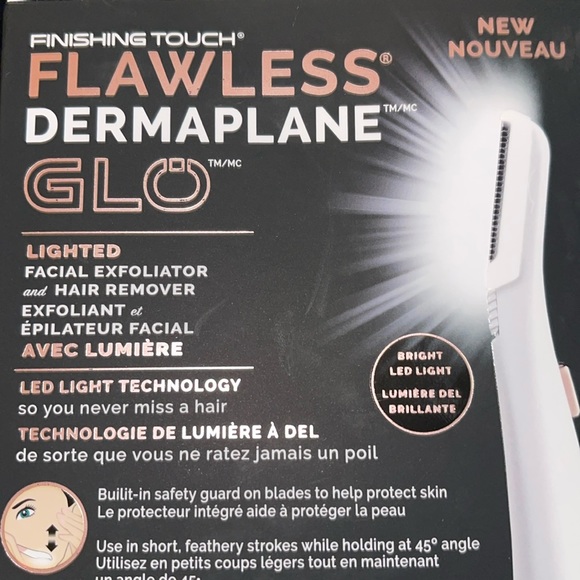 NEW Flawless Dermaplane Glo GIFT IT! - Picture 2 of 3